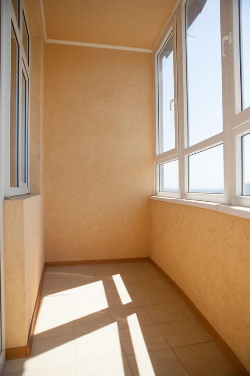 Apartment In 2 Min From Poznyaky Metro Station 키예프 외부 사진